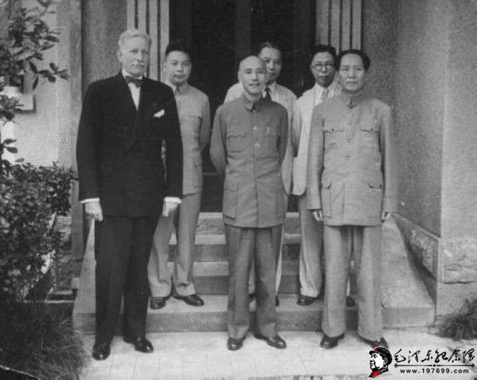1945年重庆谈判期间国共两党领袖一起合影